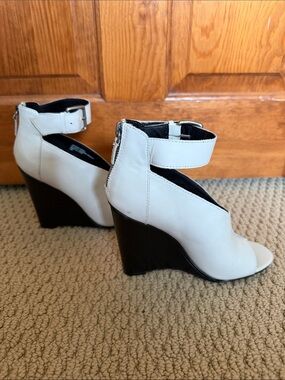 Trouvé Wedges
